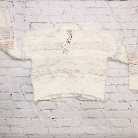 Hippie Rose Cropped Fluffy Sweater - Picture 3 of 9